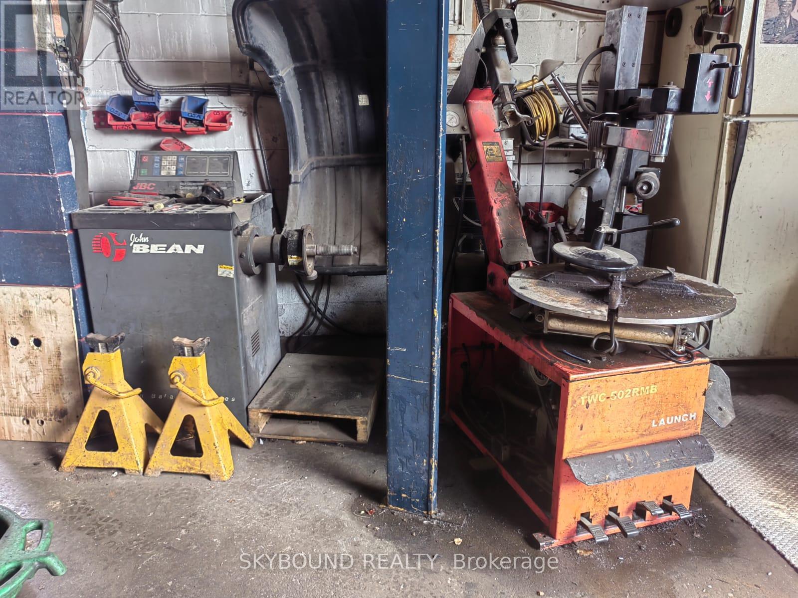 3 - 70 Lepage Court, Toronto, Ontario  M3J 1Z9 - Photo 13 - W12856066