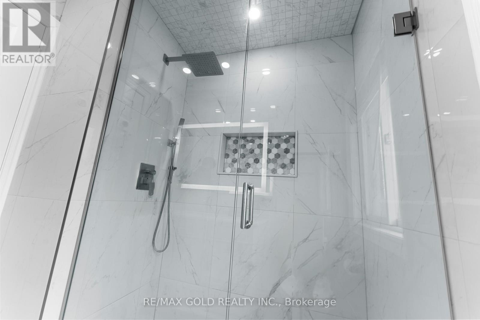 3963 Deepwood Heights, Mississauga, Ontario  L5M 6L9 - Photo 32 - W12856086