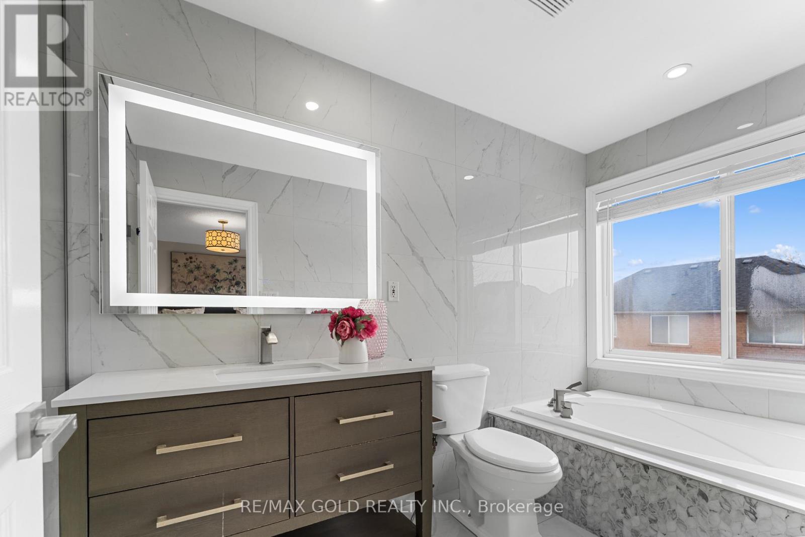 3963 Deepwood Heights, Mississauga, Ontario  L5M 6L9 - Photo 39 - W12856086