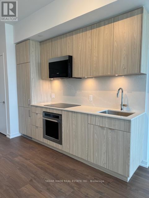 811 - 251 Masonry Way, Mississauga, Ontario  L5H 0B2 - Photo 8 - W12856098