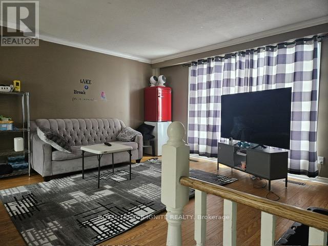 Upper Level - 43 Edgebrook Crescent, Brampton, Ontario  L6T 1Y6 - Photo 5 - W12856130