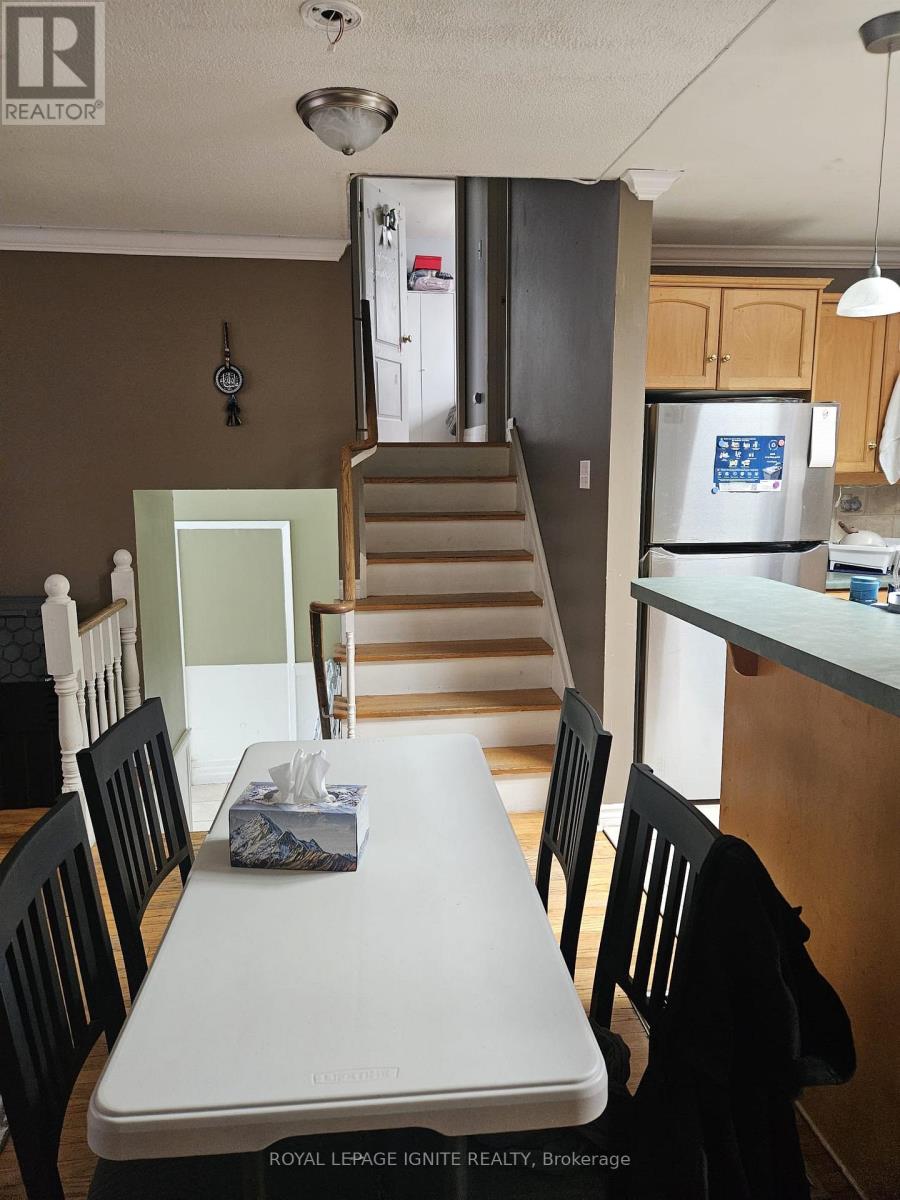 Upper Level - 43 Edgebrook Crescent, Brampton, Ontario  L6T 1Y6 - Photo 8 - W12856130