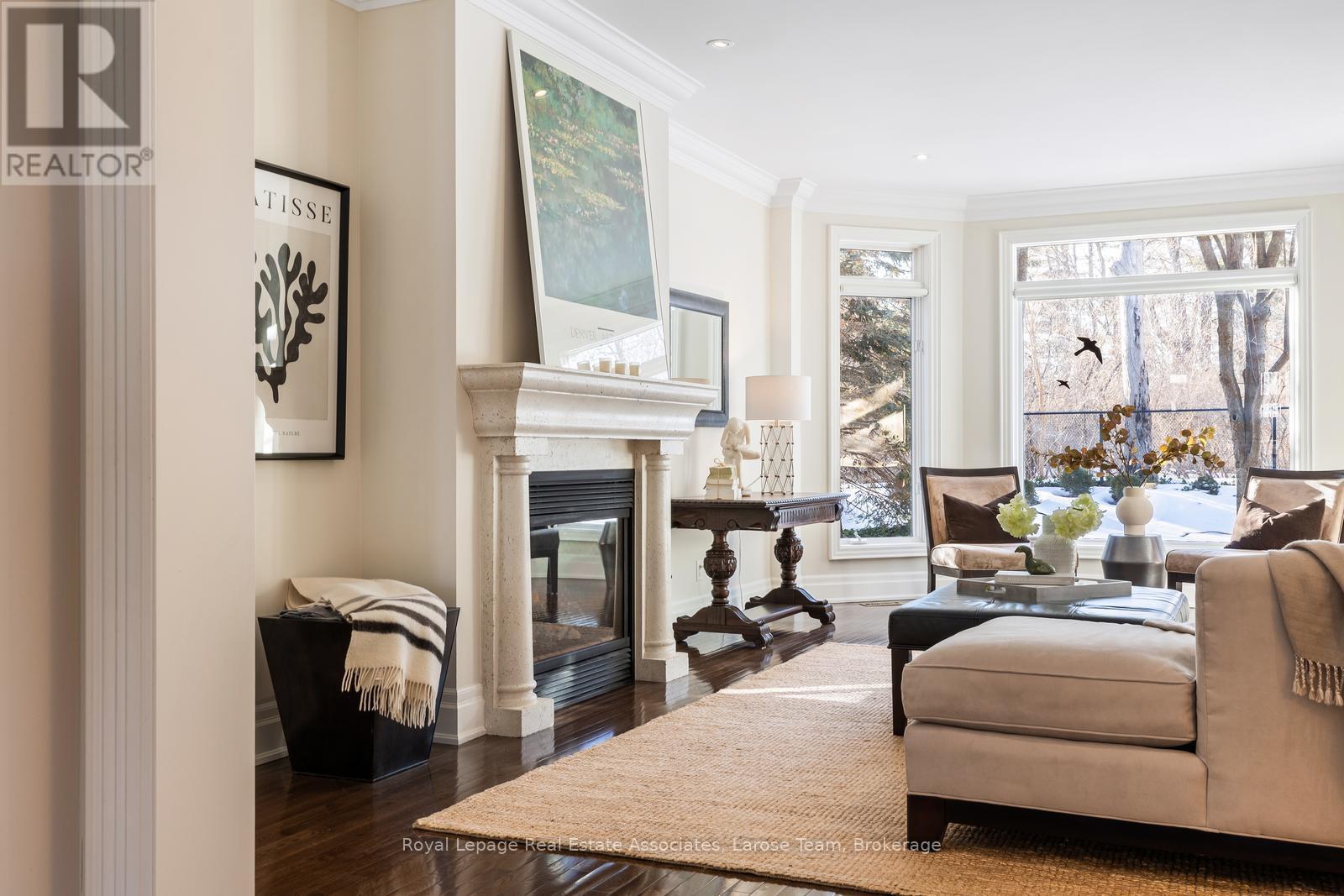 562 Gladwyne Court, Mississauga, Ontario  L5H 4L4 - Photo 12 - W12856138