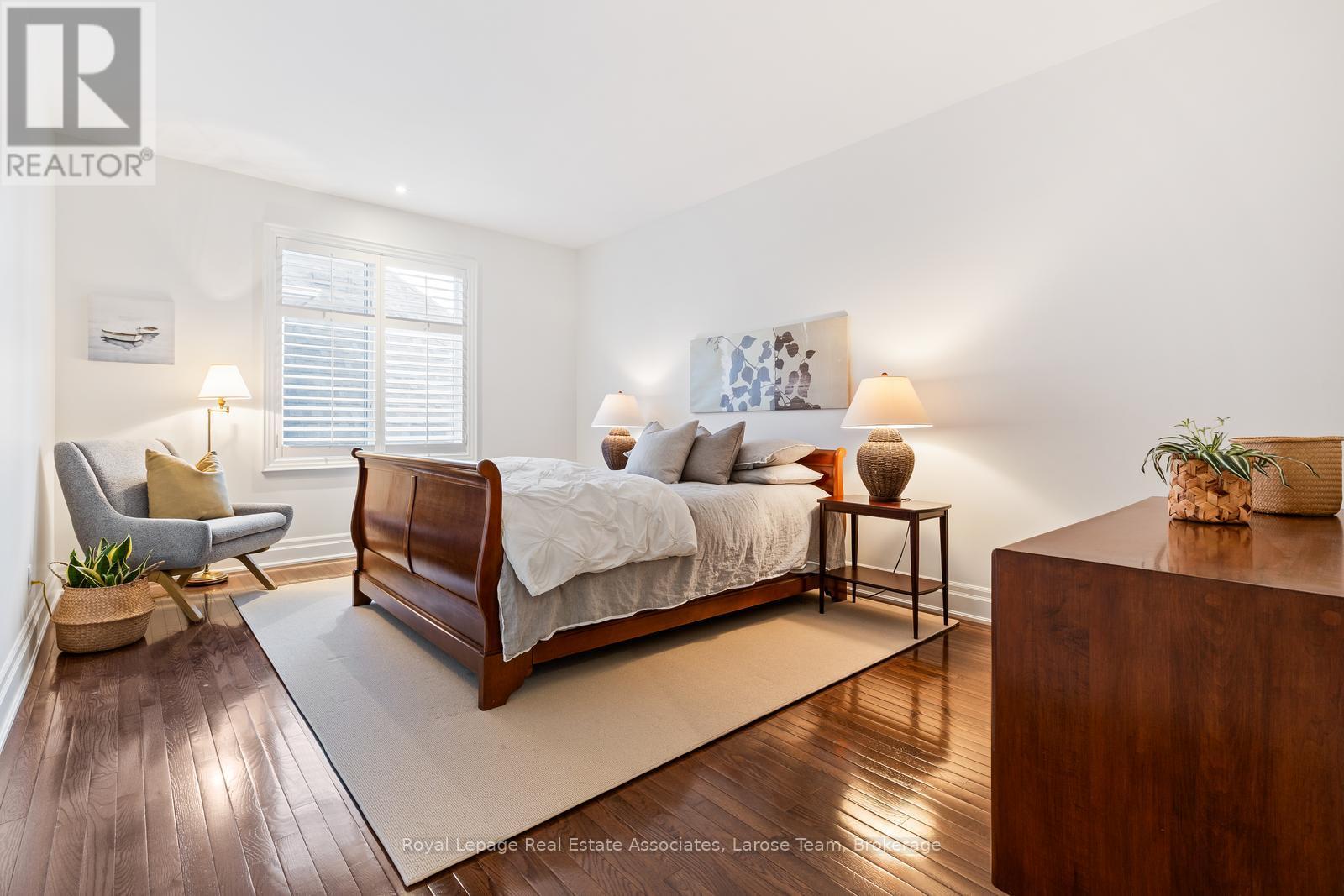 562 Gladwyne Court, Mississauga, Ontario  L5H 4L4 - Photo 31 - W12856138