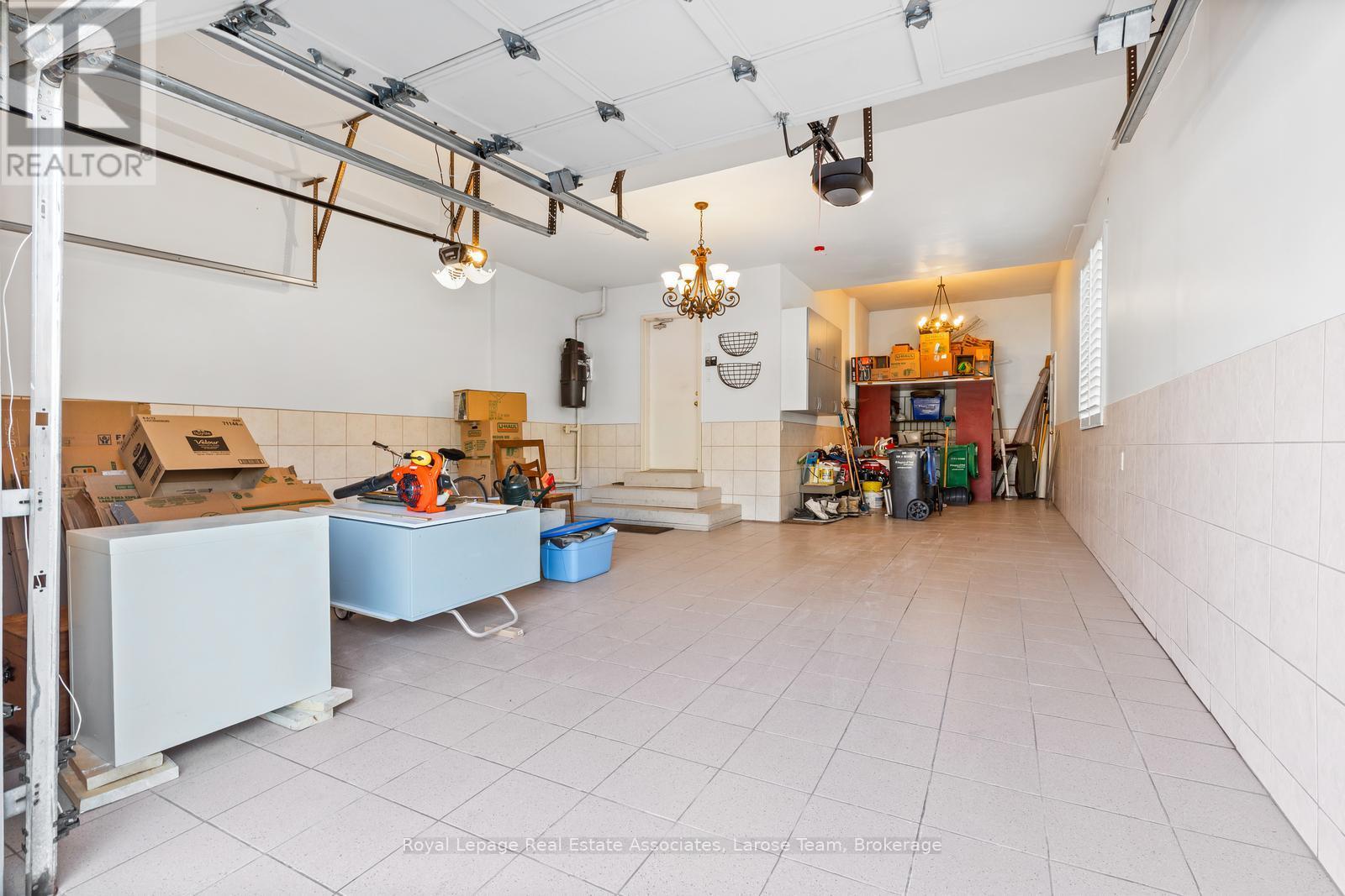 562 Gladwyne Court, Mississauga, Ontario  L5H 4L4 - Photo 43 - W12856138