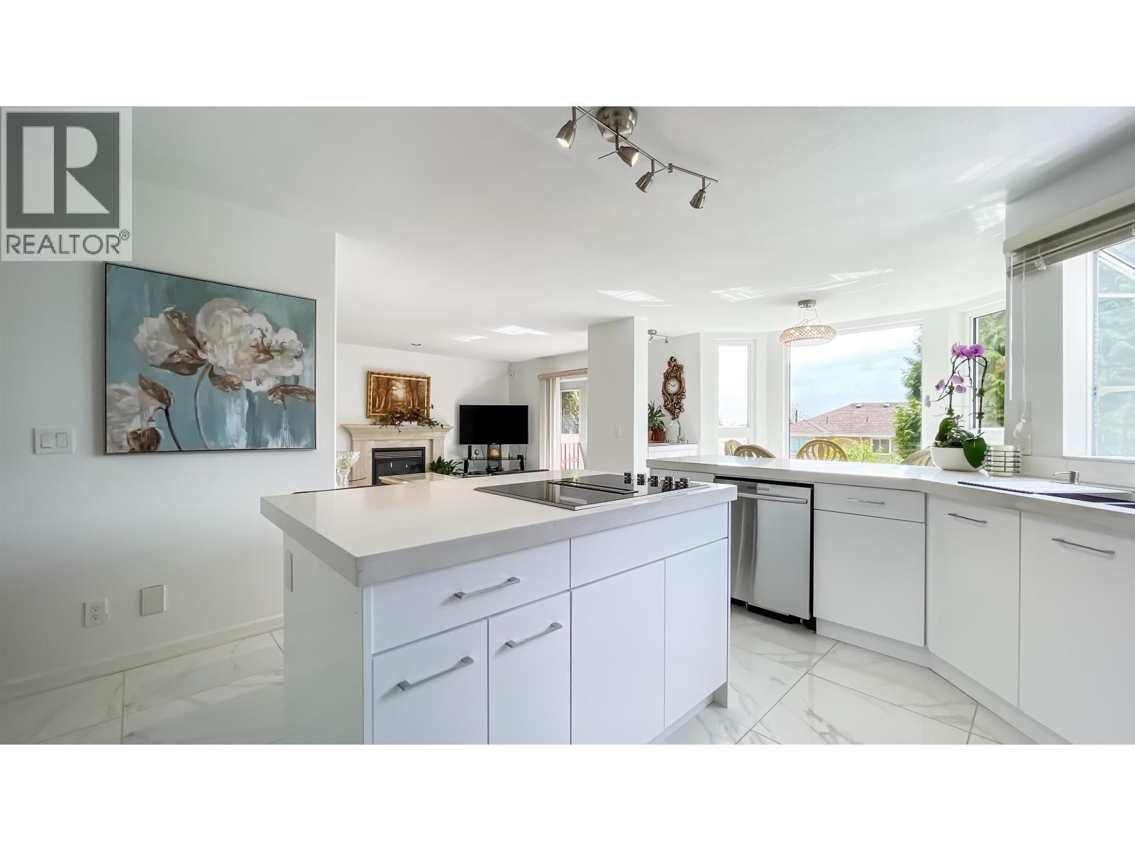 1476 Lansdowne Drive, Coquitlam, British Columbia  V3E 2S8 - Photo 4 - R3094337