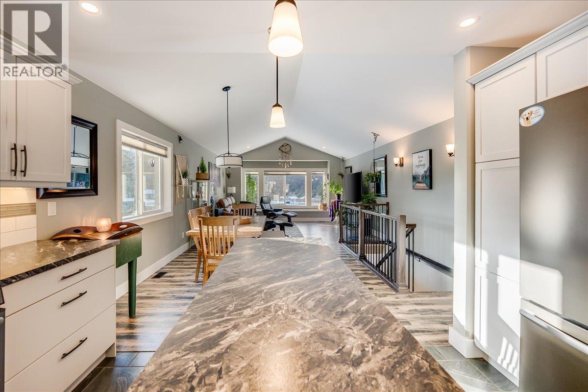 1953 Sandy Road, Castlegar, British Columbia  V1N 4T1 - Photo 25 - 10370285