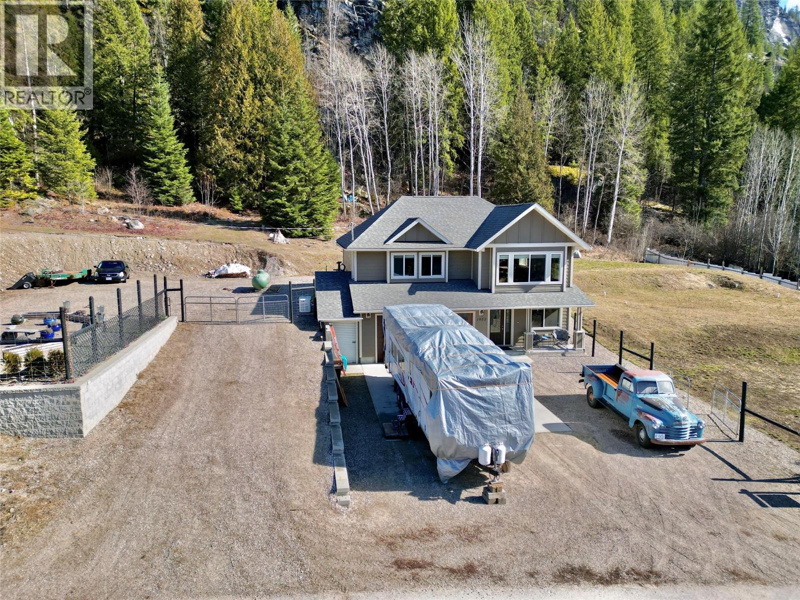 1953 Sandy Road, Castlegar, British Columbia  V1N 4T1 - Photo 76 - 10370285