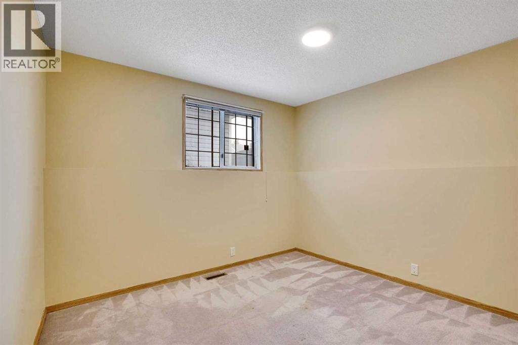 131 Martinridge Grove Ne, Calgary, Alberta  T3J 3M4 - Photo 27 - A2284895