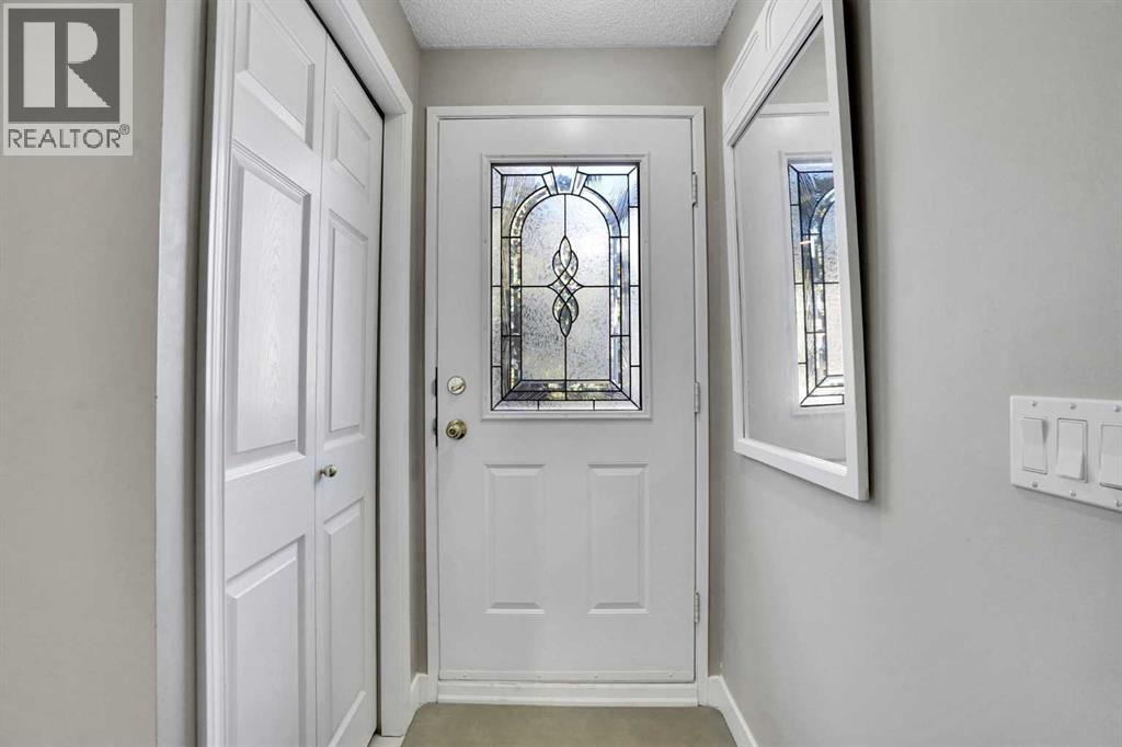 141 Cedar Springs Gardens Sw, Calgary, Alberta  T2W 5J9 - Photo 5 - A2289426