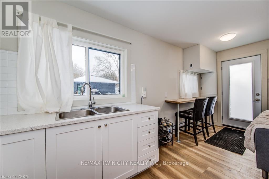 10 Weaver Rear Unit Street N, Cambridge, Ontario  N3C 1V8 - Photo 10 - X12856054