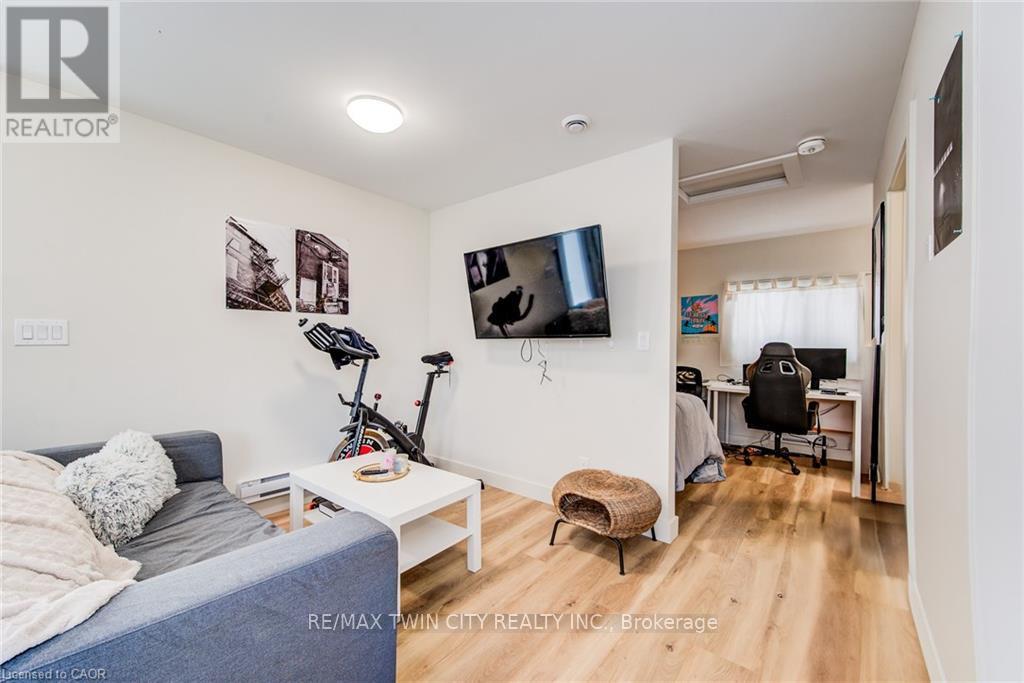 10 Weaver Rear Unit Street N, Cambridge, Ontario  N3C 1V8 - Photo 9 - X12856054