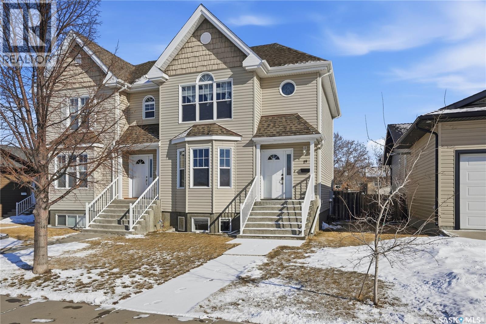 19 Arlington Avenue, Moose Jaw, Saskatchewan  S6K 1B2 - Photo 2 - SK029838