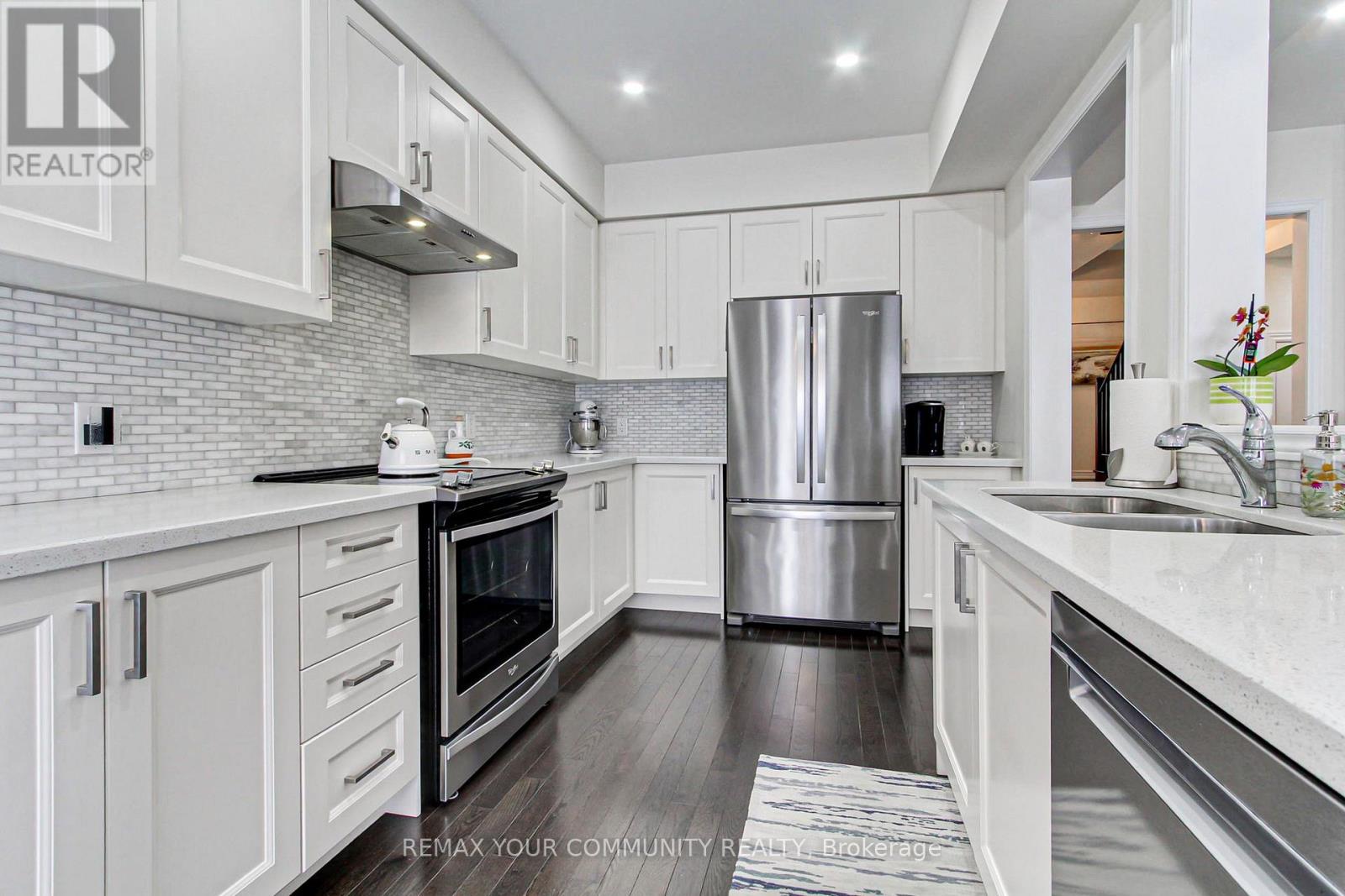 47 Blackwell Crescent, Bradford West Gwillimbury, Ontario  L3Z 4L3 - Photo 12 - N12848582