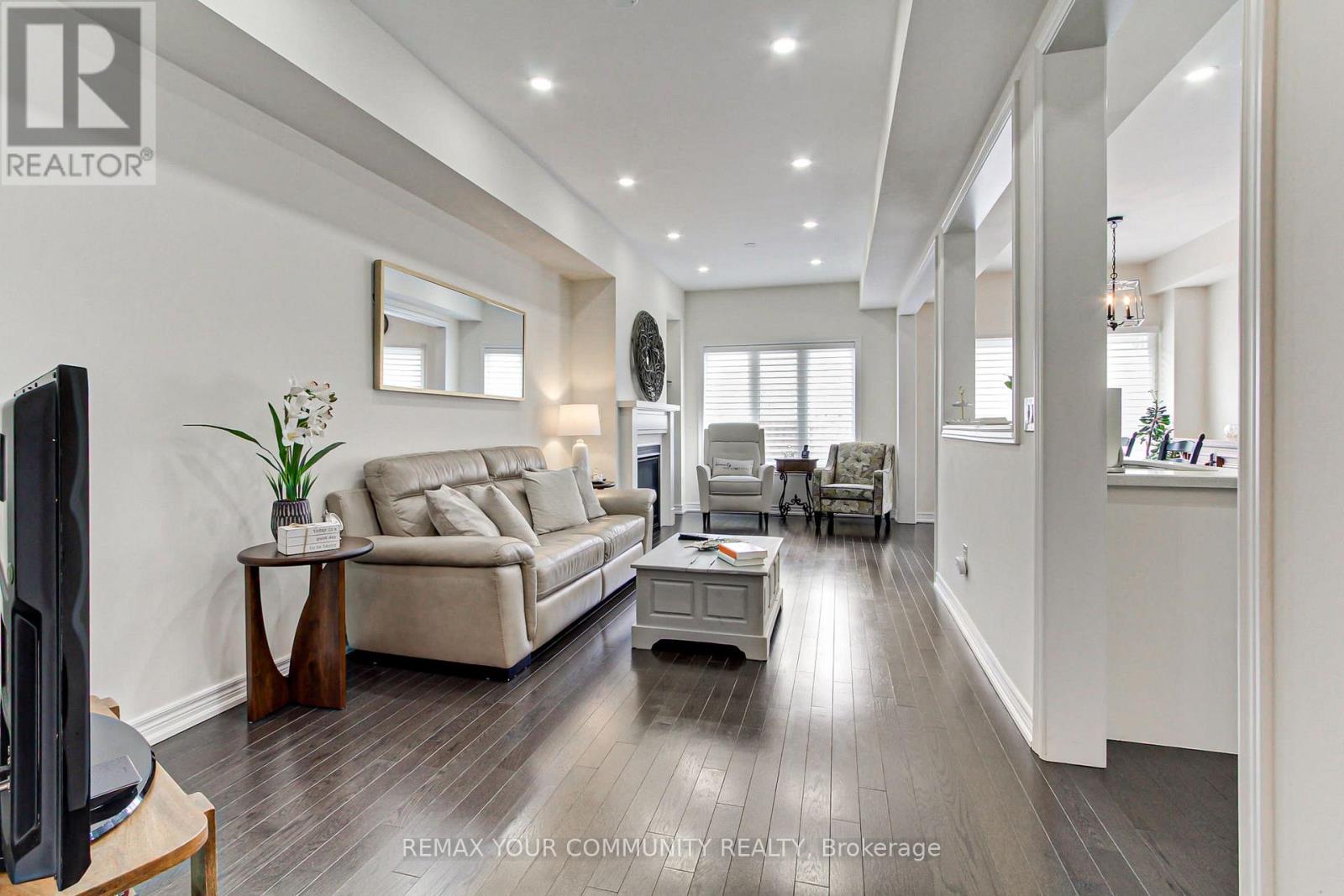 47 Blackwell Crescent, Bradford West Gwillimbury, Ontario  L3Z 4L3 - Photo 6 - N12848582