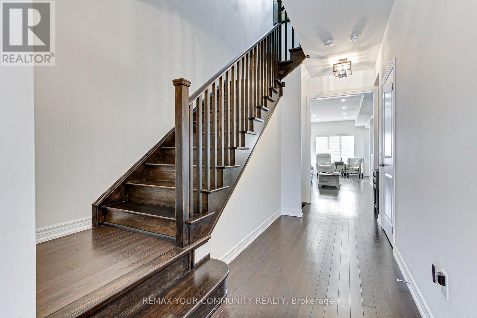 47 Blackwell Crescent, Bradford West Gwillimbury, Ontario  L3Z 4L3 - Photo 5 - N12848582