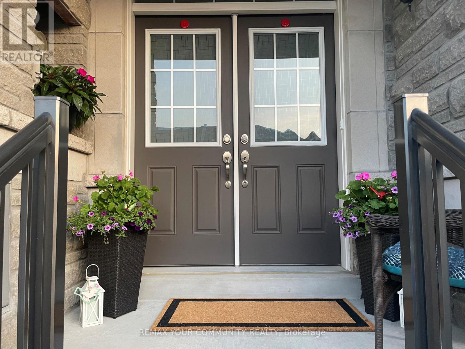 47 Blackwell Crescent, Bradford West Gwillimbury, Ontario  L3Z 4L3 - Photo 3 - N12848582