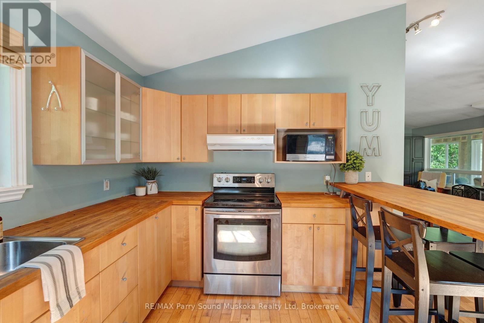 71a Kawigamog Lake Road, Parry Sound Remote Area (Blair), Ontario  P0H 1S0 - Photo 11 - X12856248