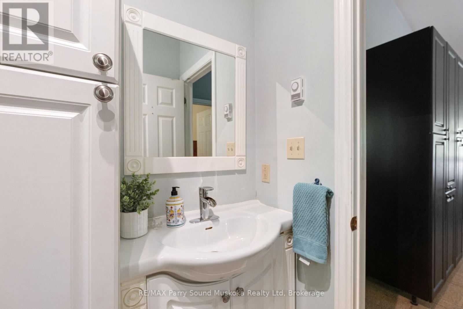 71a Kawigamog Lake Road, Parry Sound Remote Area (Blair), Ontario  P0H 1S0 - Photo 16 - X12856248