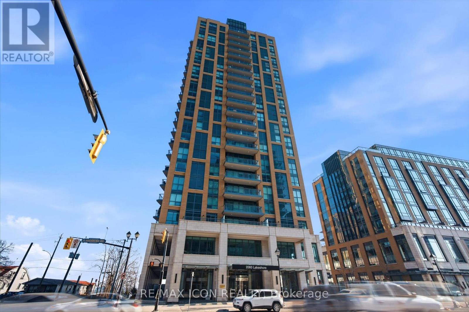 602 - 2060 Lakeshore Road, Burlington, Ontario  L7R 0G2 - Photo 2 - W12856272