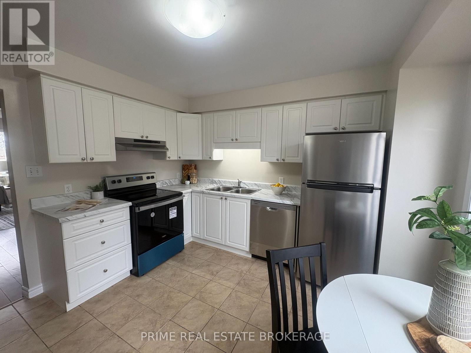 66 - 35 Waterman Avenue, London South, Ontario  N6C 5T8 - Photo 4 - X12856216