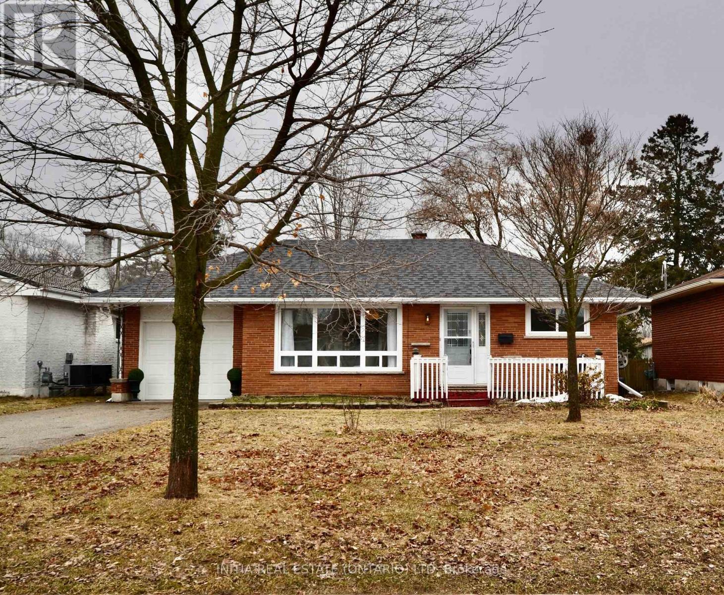 22 QUEENSTON CRESCENT, London East, Ontario