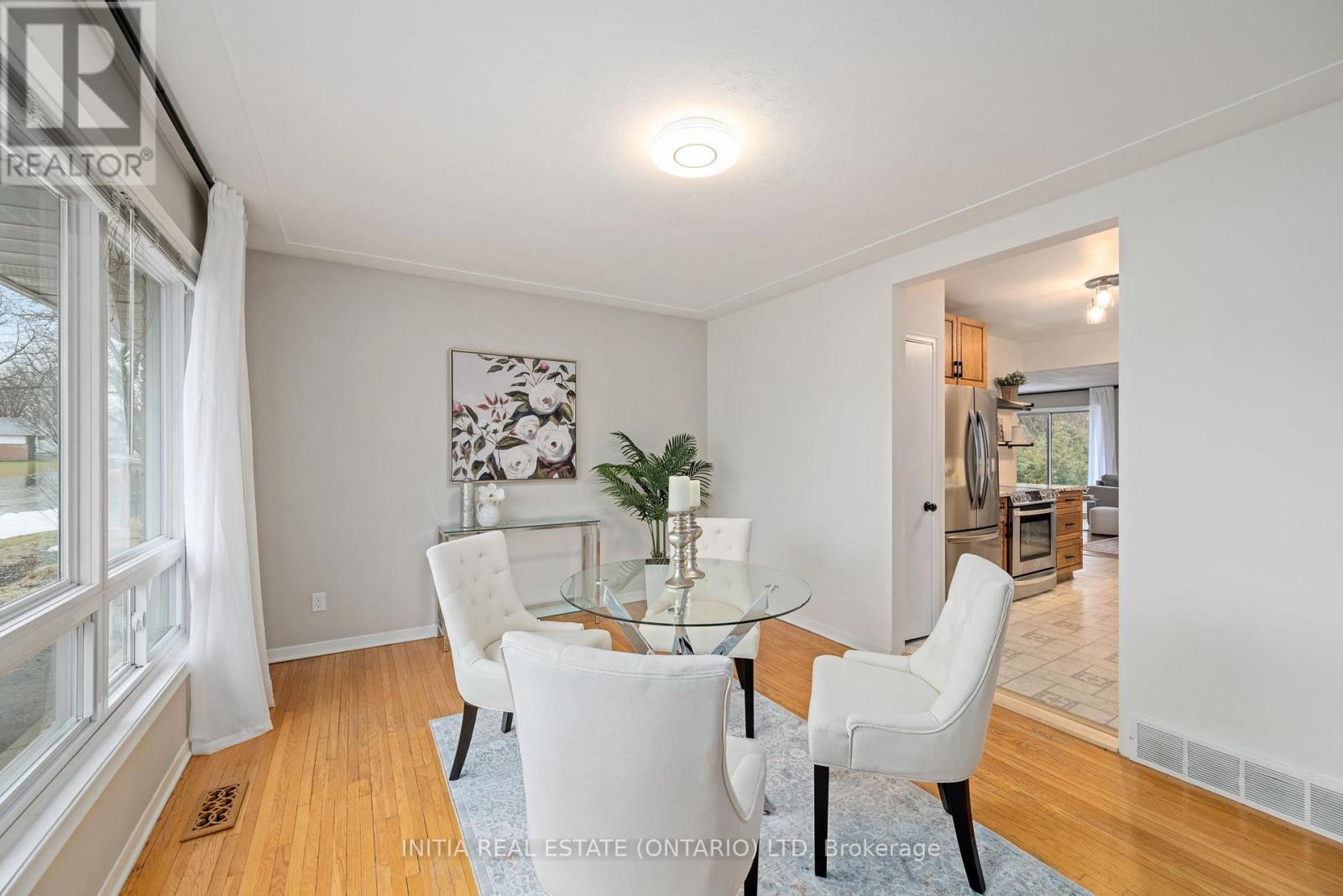 22 Queenston Crescent, London East, Ontario  N5W 1N6 - Photo 7 - X12856252