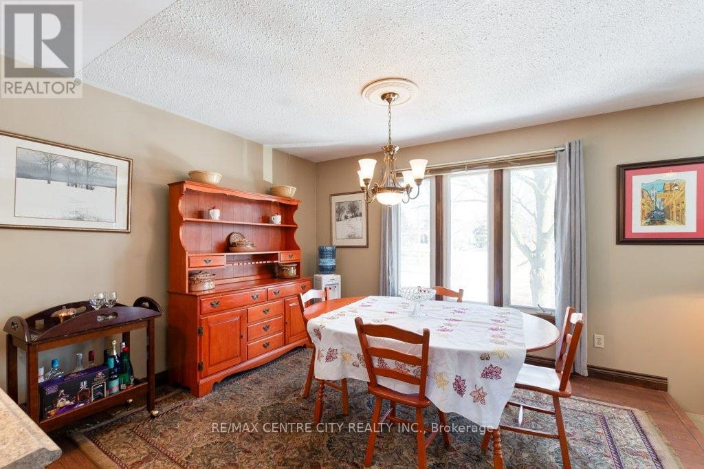 152 1/2 Fairview Avenue, St. Thomas, Ontario  N5R 4X9 - Photo 10 - X12856282