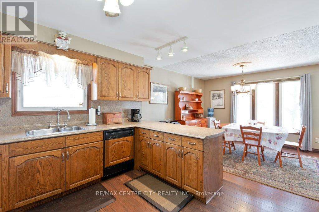 152 1/2 Fairview Avenue, St. Thomas, Ontario  N5R 4X9 - Photo 14 - X12856282