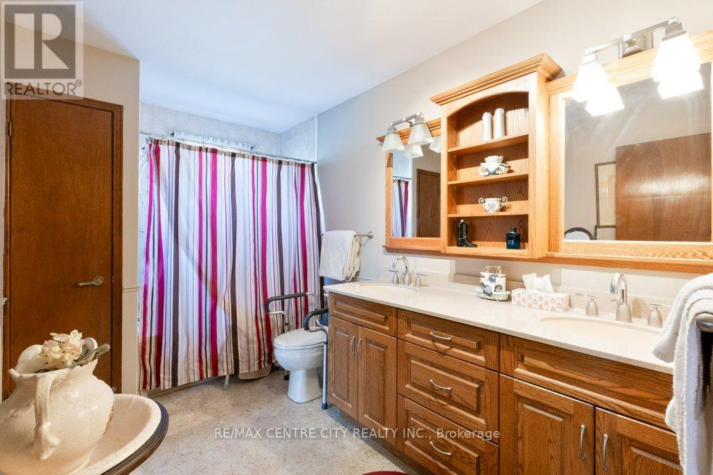 152 1/2 Fairview Avenue, St. Thomas, Ontario  N5R 4X9 - Photo 18 - X12856282