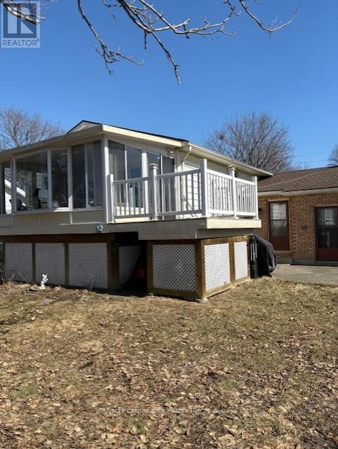 152 1/2 Fairview Avenue, St. Thomas, Ontario  N5R 4X9 - Photo 2 - X12856282