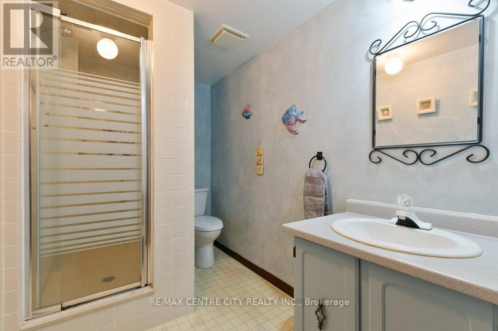 152 1/2 Fairview Avenue, St. Thomas, Ontario  N5R 4X9 - Photo 27 - X12856282