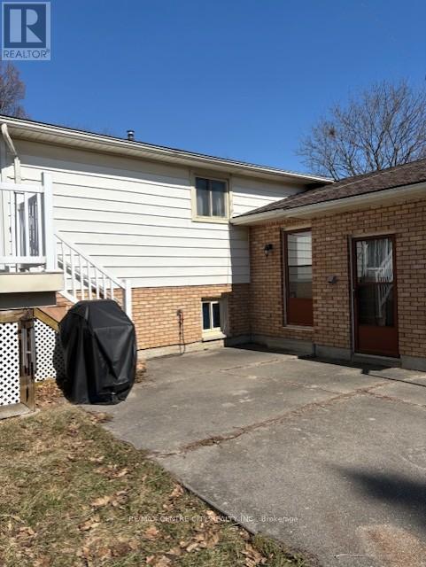 152 1/2 Fairview Avenue, St. Thomas, Ontario  N5R 4X9 - Photo 3 - X12856282