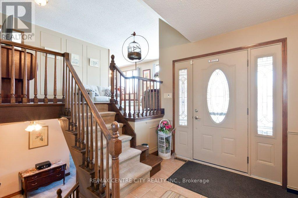 152 1/2 Fairview Avenue, St. Thomas, Ontario  N5R 4X9 - Photo 6 - X12856282