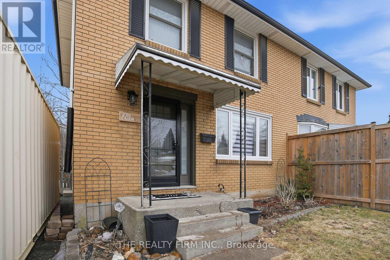 230 Cairn Street, London South, Ontario  N5Z 3W7 - Photo 3 - X12856314