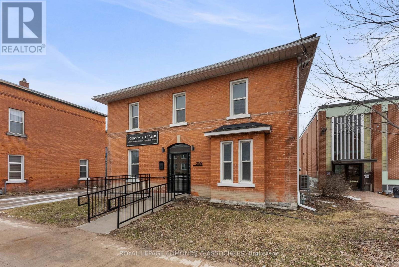 259 Pembroke Street E, Pembroke, Ontario  K8A 3J9 - Photo 3 - X12856302