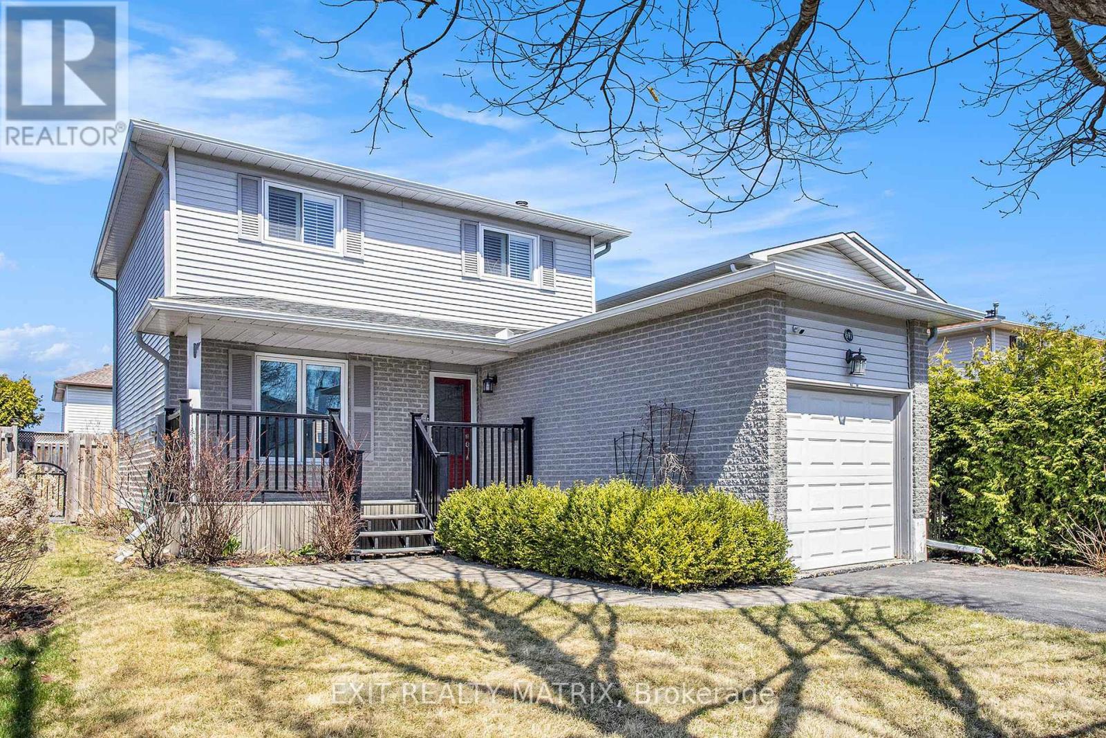 697 Levac Drive, Ottawa, Ontario  K4A 2R3 - Photo 3 - X12856194