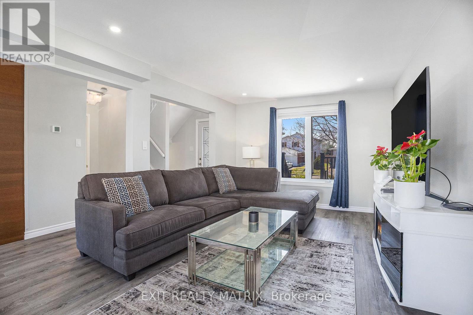 697 Levac Drive, Ottawa, Ontario  K4A 2R3 - Photo 5 - X12856194