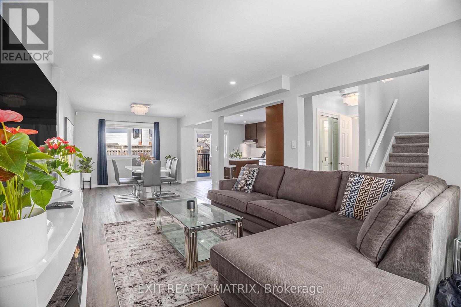 697 Levac Drive, Ottawa, Ontario  K4A 2R3 - Photo 6 - X12856194