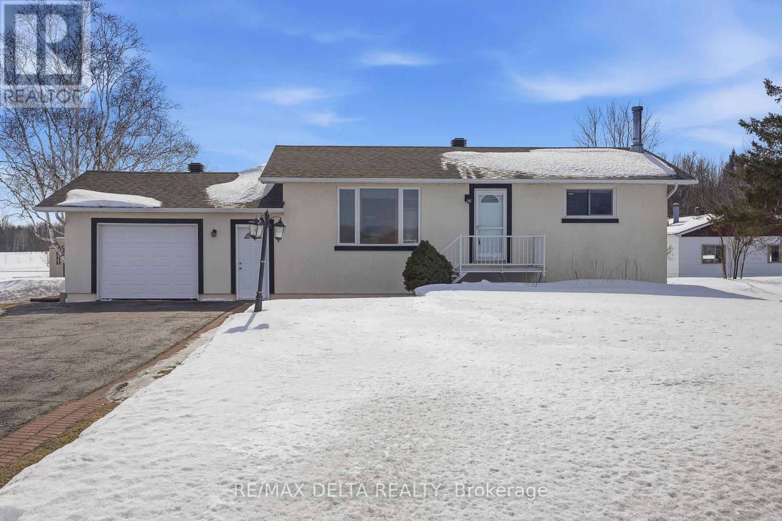 698 BASELINE ROAD, Clarence-Rockland, Ontario