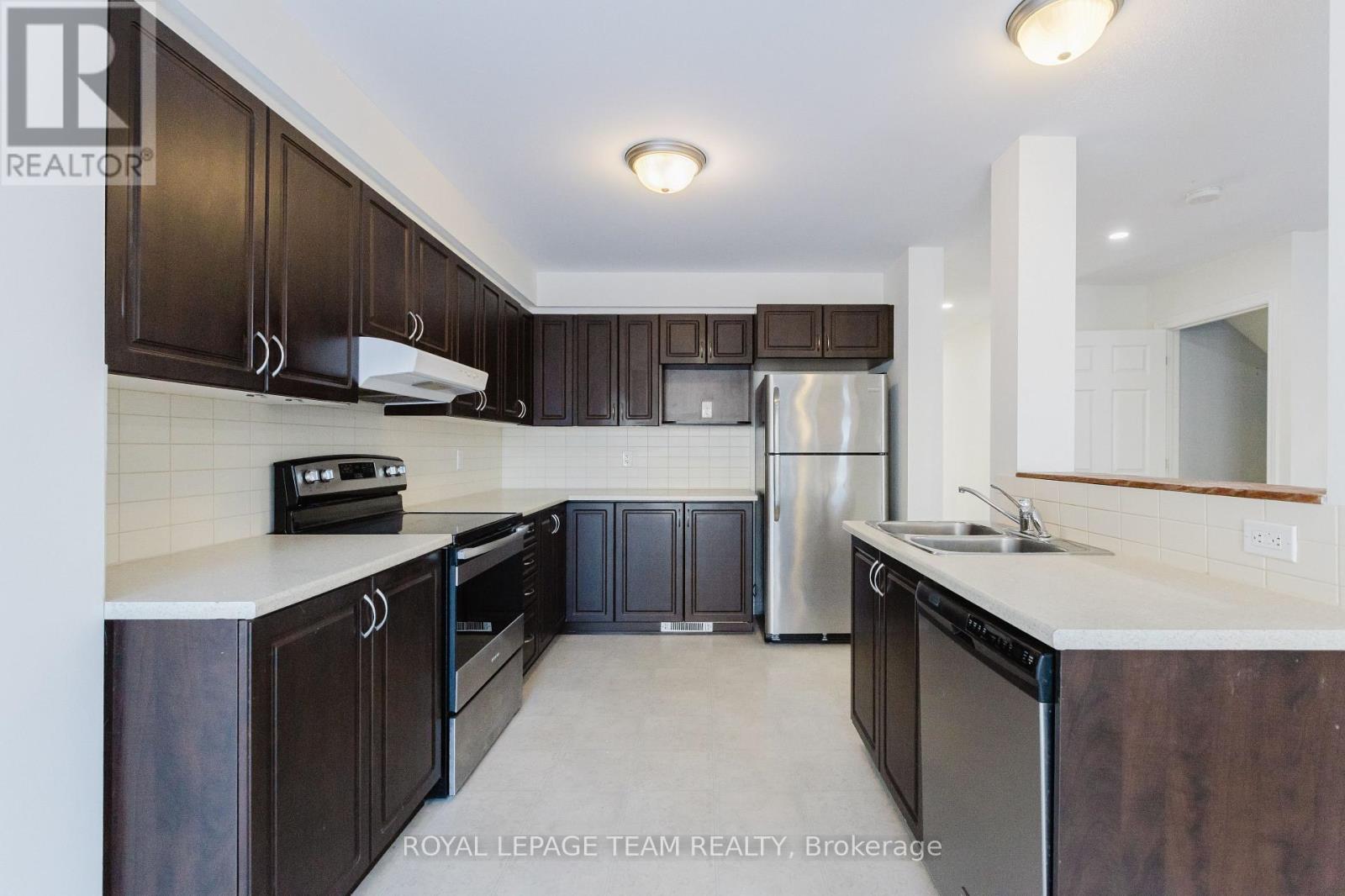 637 Clearbrook Drive, Ottawa, Ontario  K2J 5S1 - Photo 10 - X12856306