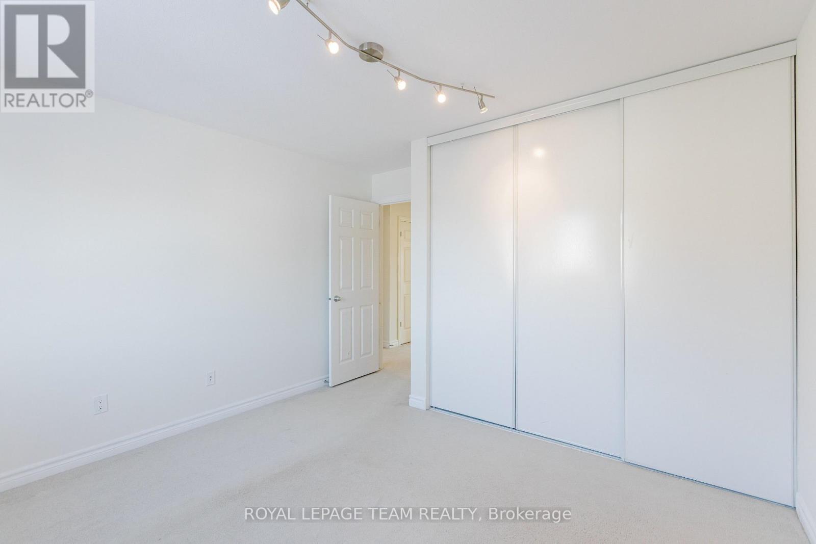 637 Clearbrook Drive, Ottawa, Ontario  K2J 5S1 - Photo 22 - X12856306