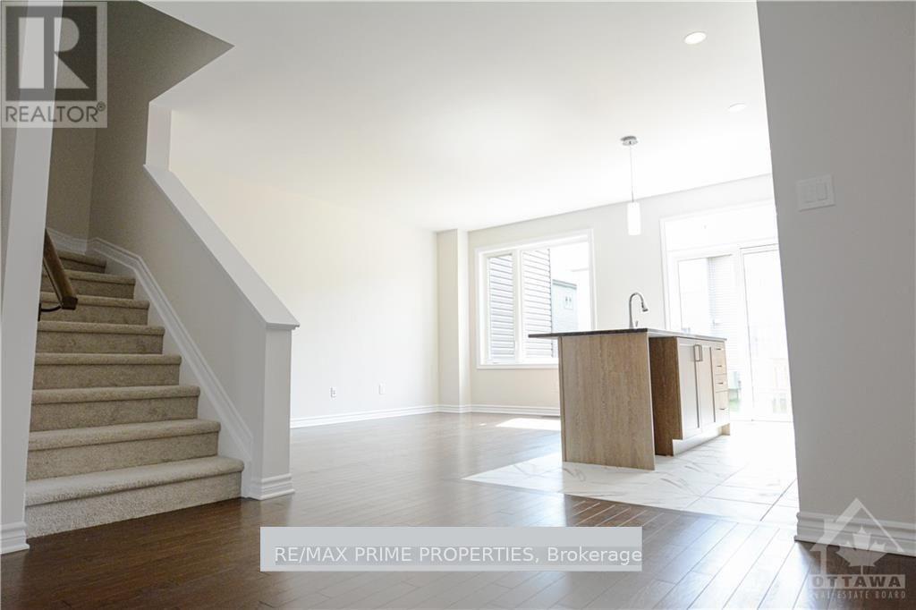 637 Fisher Street, North Grenville, Ontario  K0G 1J0 - Photo 3 - X12856386