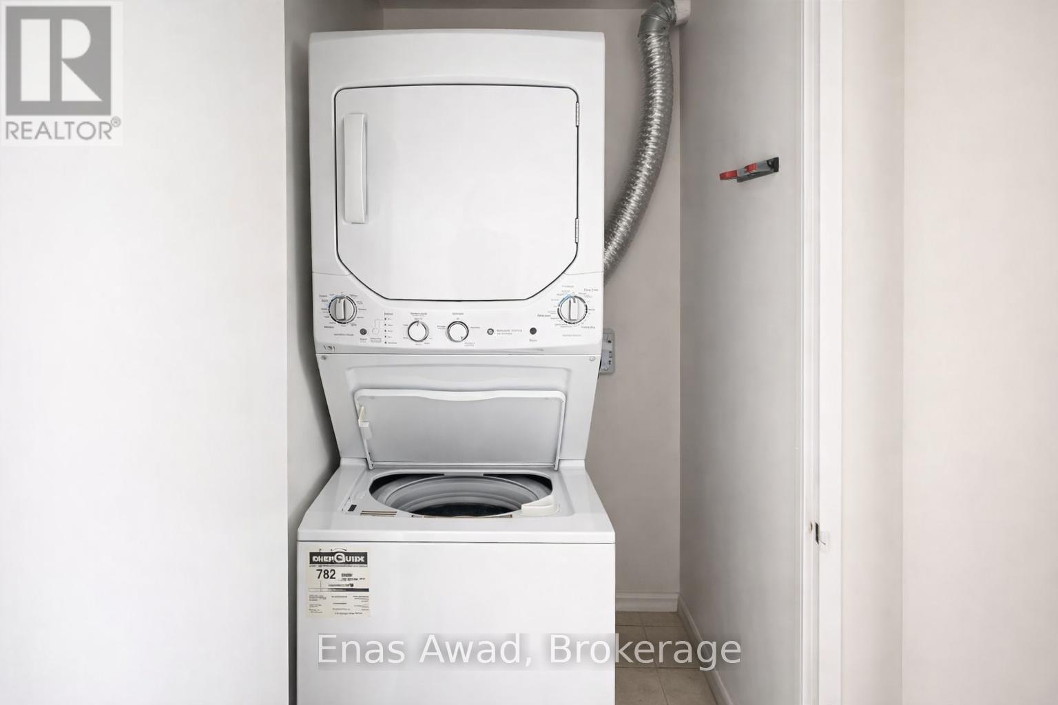 601 - 91 Townsgate Drive, Vaughan, Ontario  L4J 8E8 - Photo 10 - N12856286