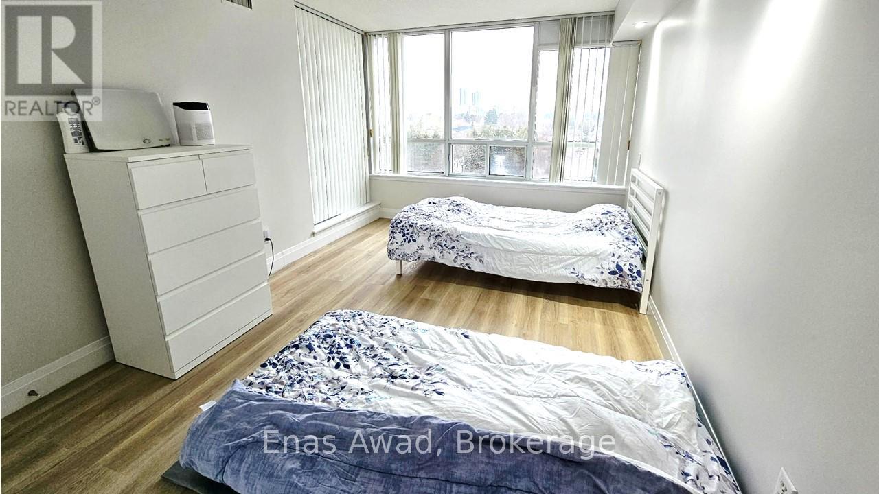 601 - 91 Townsgate Drive, Vaughan, Ontario  L4J 8E8 - Photo 5 - N12856286