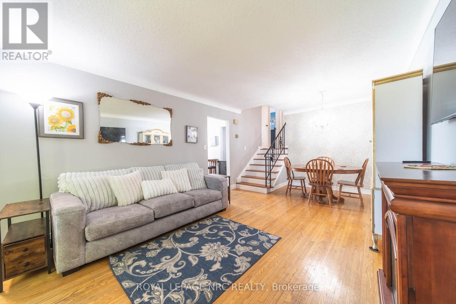 4228 York Drive, Niagara Falls, Ontario  L2E 6Y4 - Photo 3 - X12856278