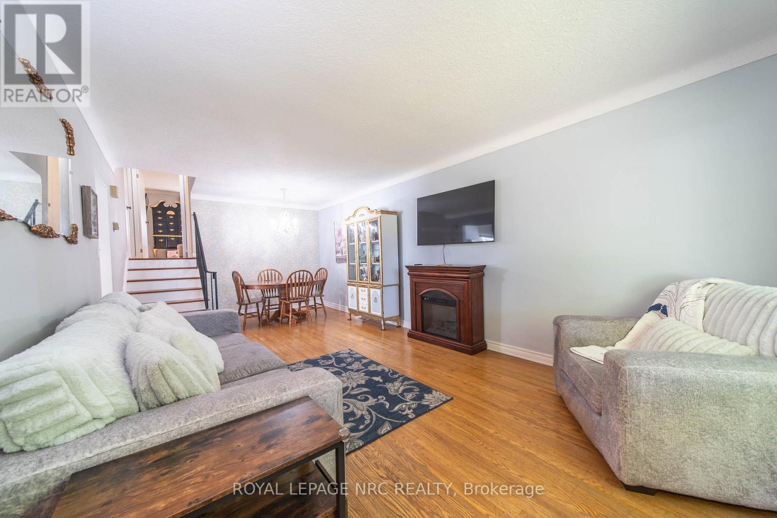 4228 York Drive, Niagara Falls, Ontario  L2E 6Y4 - Photo 4 - X12856278