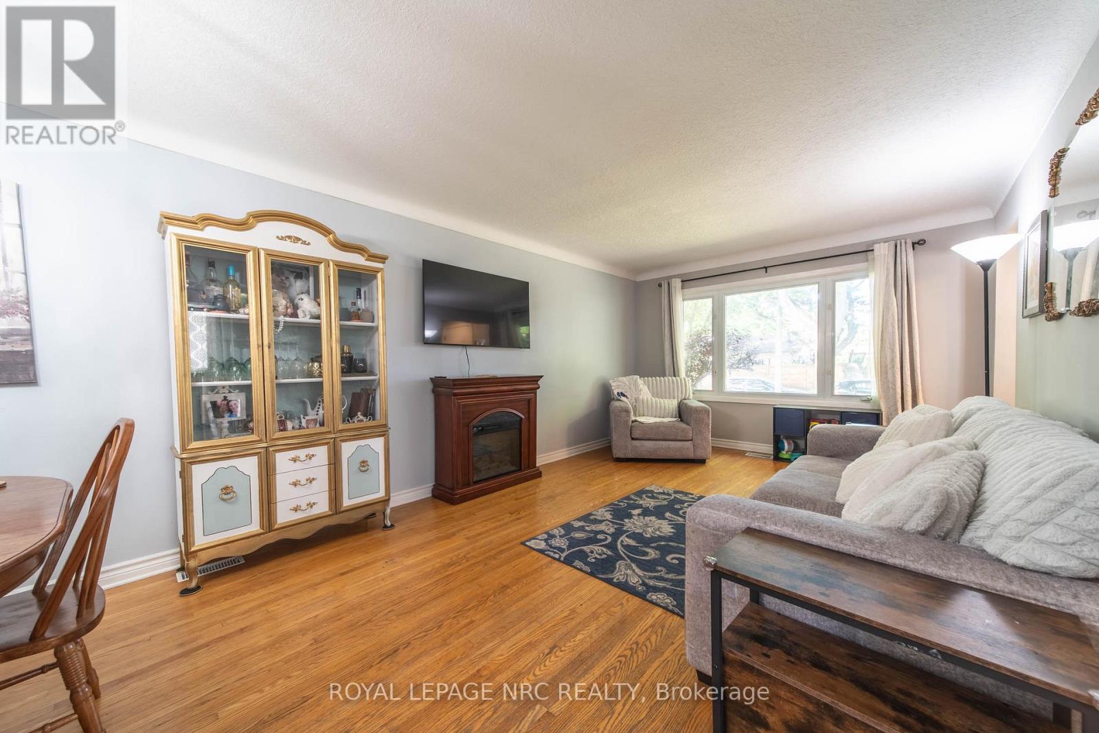 4228 York Drive, Niagara Falls, Ontario  L2E 6Y4 - Photo 5 - X12856278