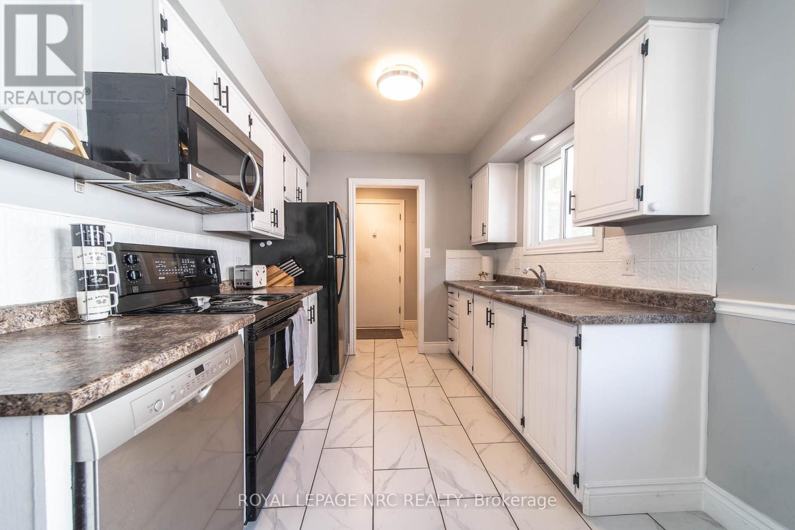 4228 York Drive, Niagara Falls, Ontario  L2E 6Y4 - Photo 9 - X12856278