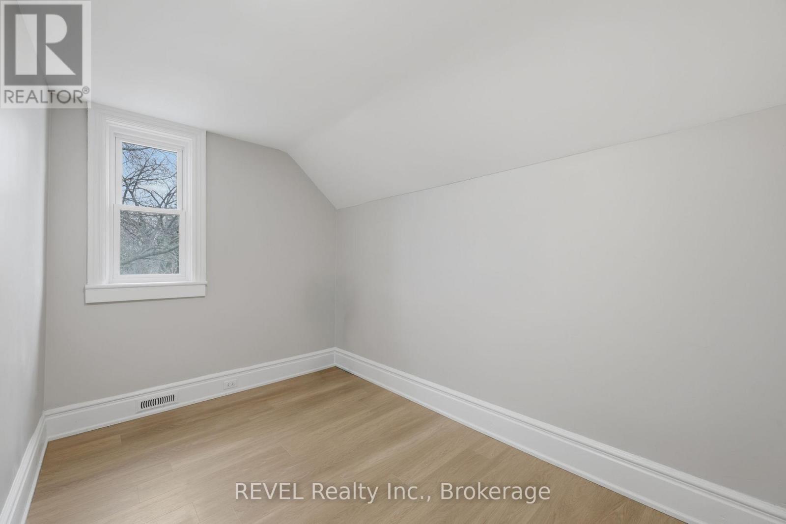 225 Ross Street, St. Thomas, Ontario  N5R 3Y5 - Photo 24 - X12856336